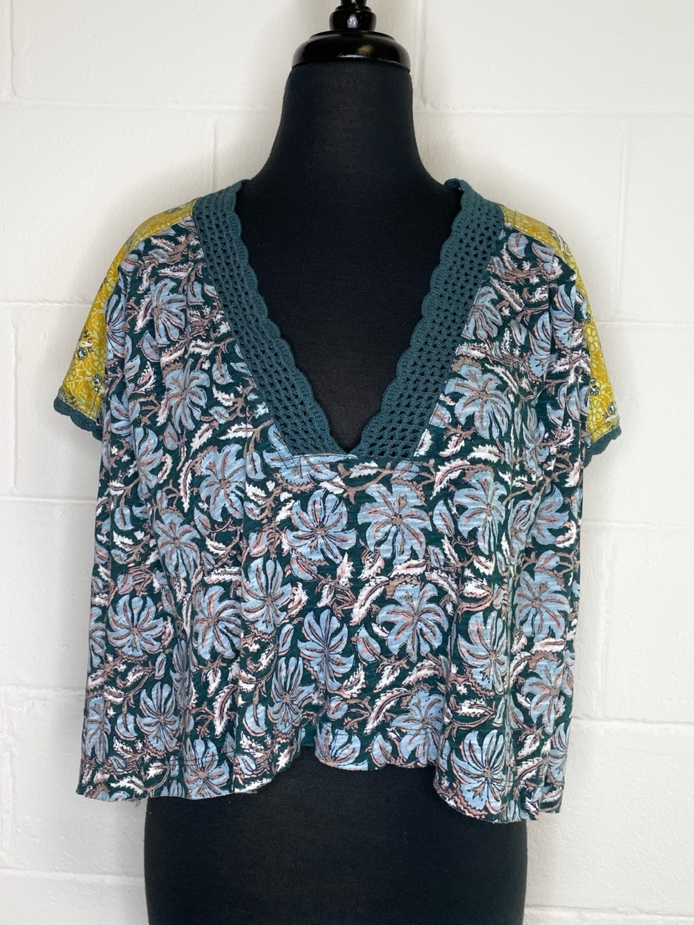 Free People We The Free Leilani Crop Floral Bohemian Top Oversized Flowy